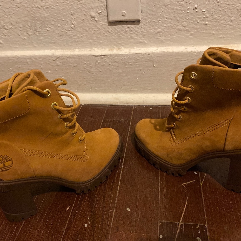 Brand new lady timberlands